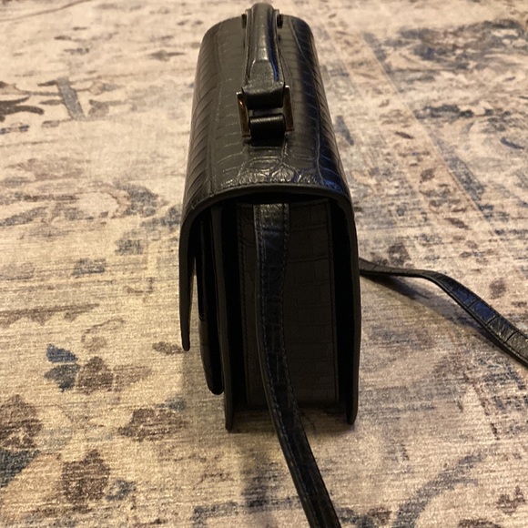 Saint Laurent Bellechasse bag in shiny black crocodile-embossed leather - Picture 6 of 9